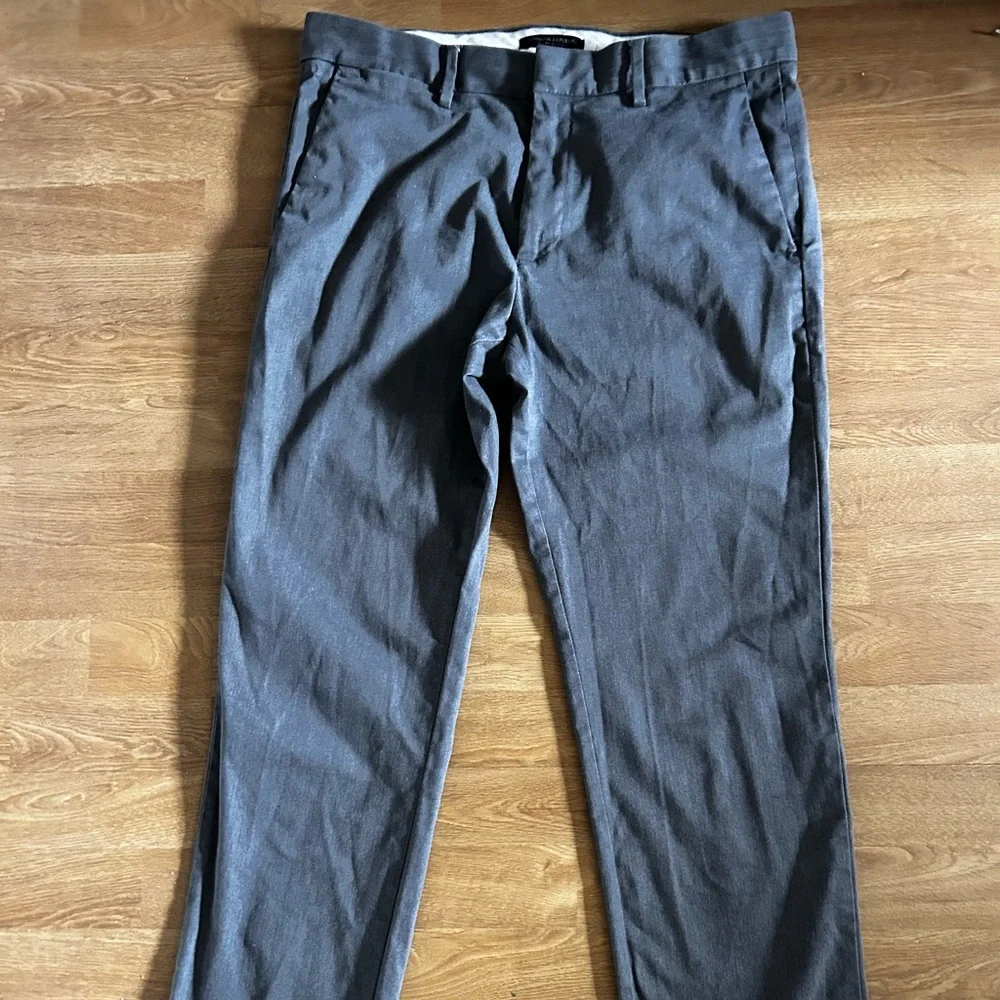 Men's Banana Republic Aiden Chino Pant size 33/32